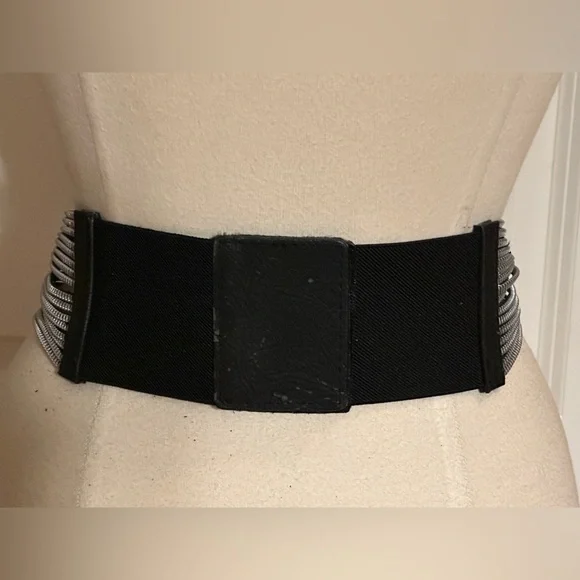 Unique Silver Zipper Belt - Picture 7 of 8